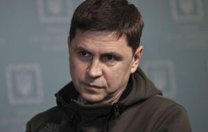 Подоляк обратил внимание Меркель на то, что Россия является страной-агрессором, а не гарантом мира