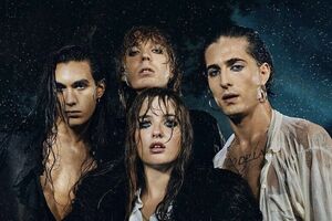 Новая песня группы Måneskin называется The Loneliest, что переводится как "Самый одинокий"