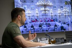 От России можно ожидать и уничтожения подводных трубопроводов, кабелей, тоннелей, отметил Зеленский