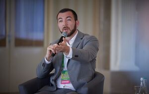 По словам Никифорова, решение Зеленского о визите в Индонезию зависит от разных обстоятельств