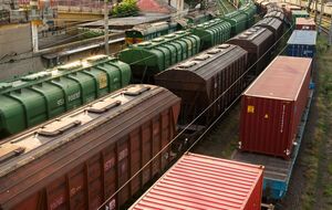 В июне "Укрзалізниця" повысила тарифы на грузовые железнодорожные перевозки на 70%