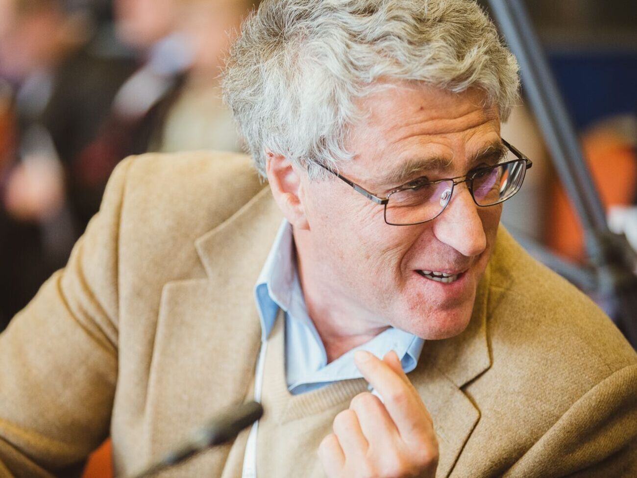 Після виходу з ізолятора наприкінці вересня Гозман виїхав із Росії