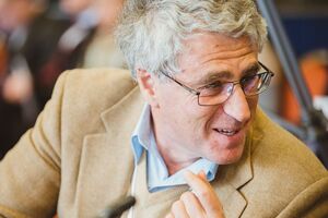 Після виходу з ізолятора наприкінці вересня Гозман виїхав із Росії