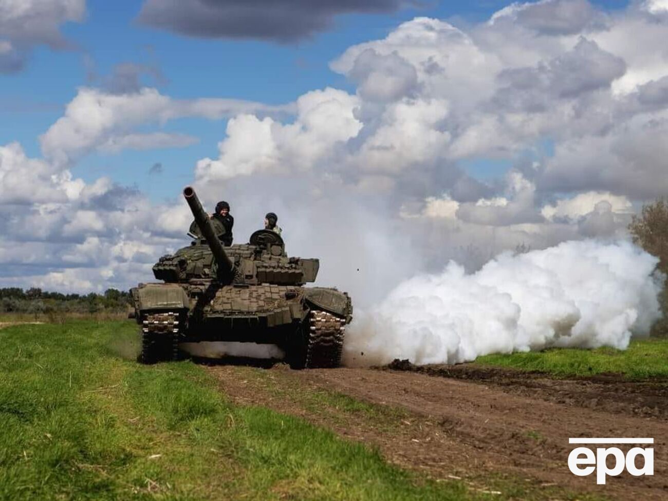 ВСУ держат позиции на Донбассе, отметил Зеленский