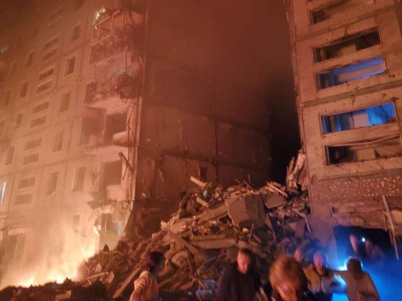 У багатоповерхівці обвалився під'їзд