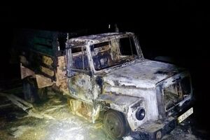 У Нікополі через обстріли згоріло три автомобілі, дев'ять пошкоджено