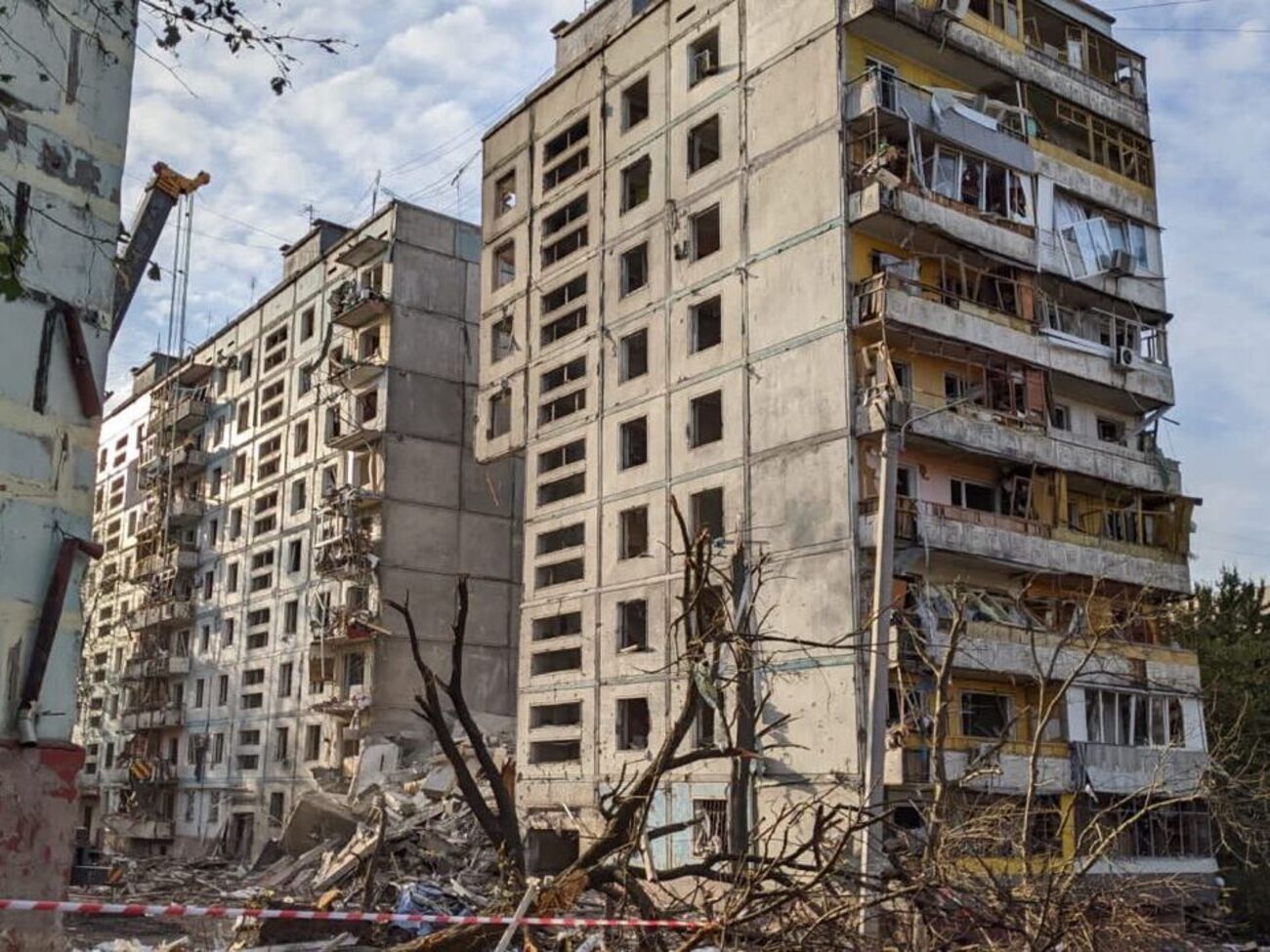 На данный момент известно о 12 погибших и 49 пострадавших