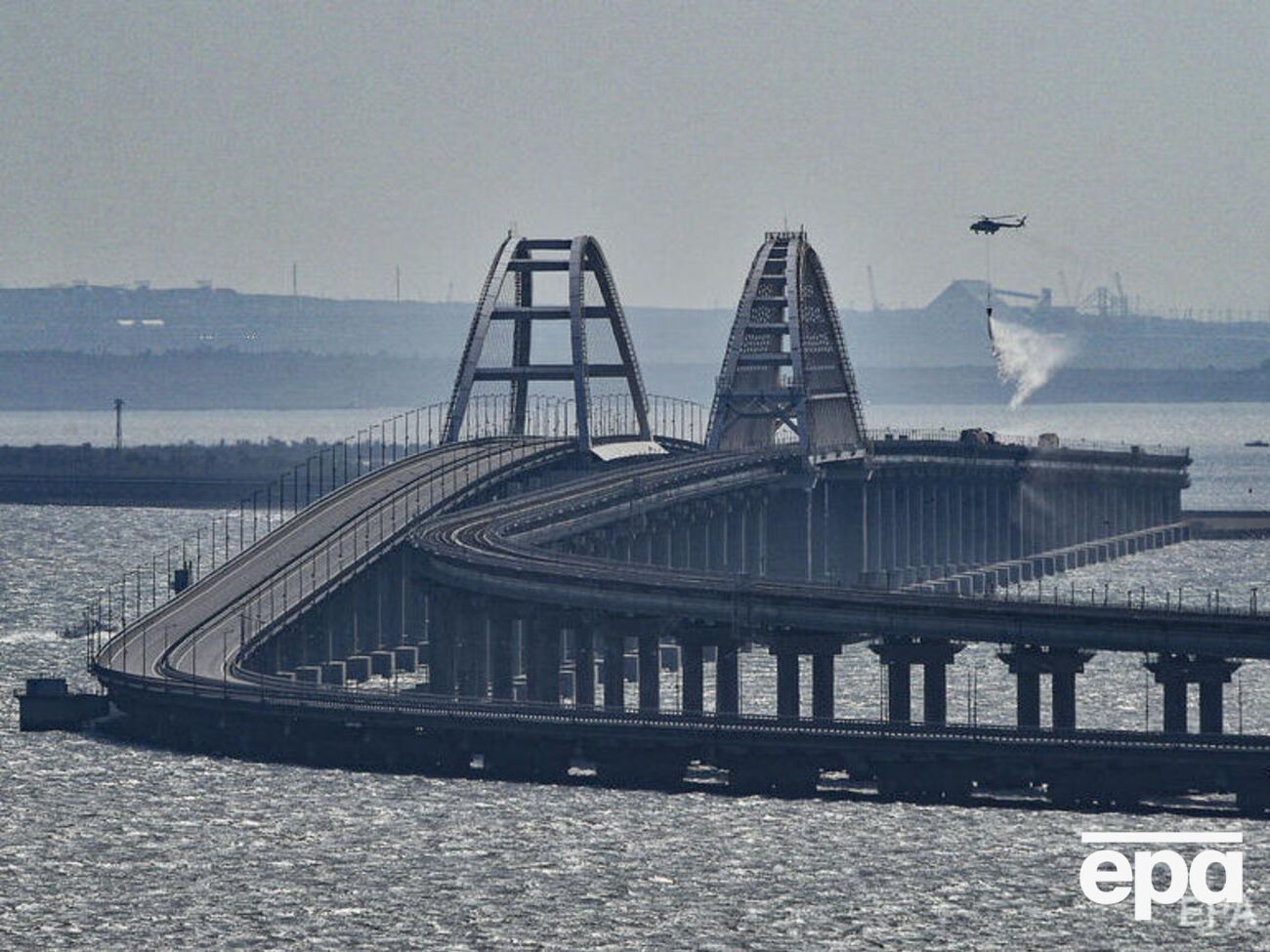 В британском ведомстве считают, что оккупанты возобновят проезд по мосту, но его пропускная способность значительно снизится