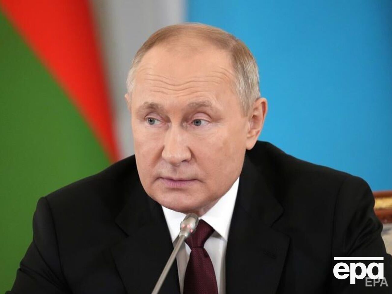 Латынина отметила, что Путин (на фото) сначала сам совершает нападение, а потом утверждает, что это он является жертвой агрессии "страшного НАТО"