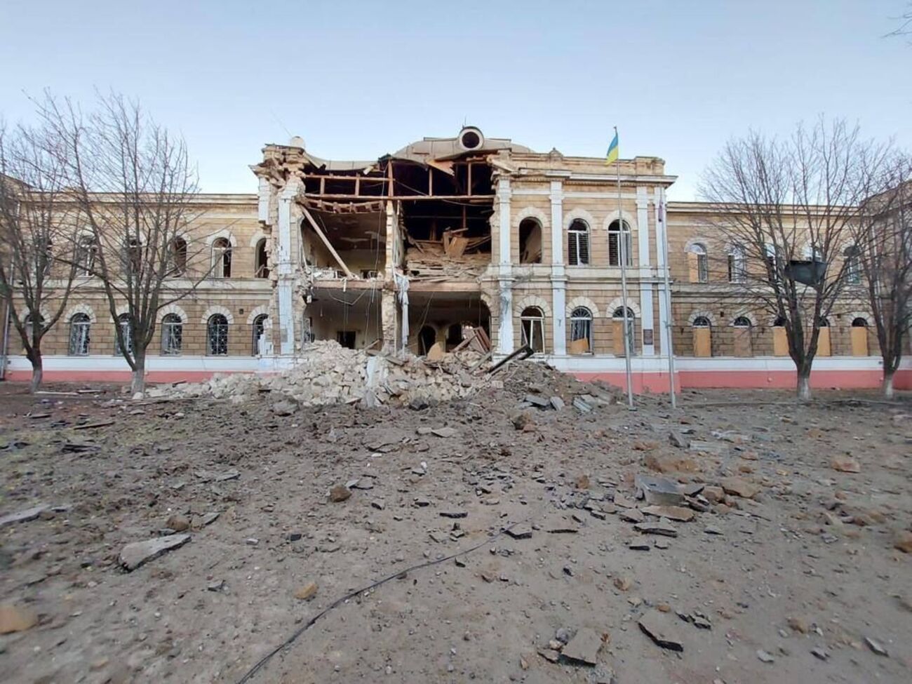 Унаслідок обстрілу Миколаєва пошкоджено низку цивільних об'єктів