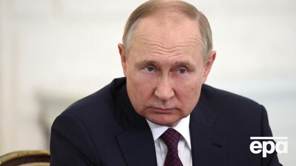 31 жовтня Путін заявив, що обстріли російськими військами об'єктів в Україні цього дня пов'язані з вибухами на військових кораблях в окупованому Севастополі 29 жовтня