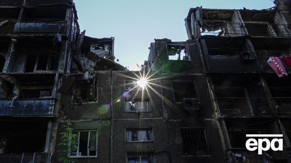 Жители Мариуполя, оставшиеся без домов, не могут получить деньги