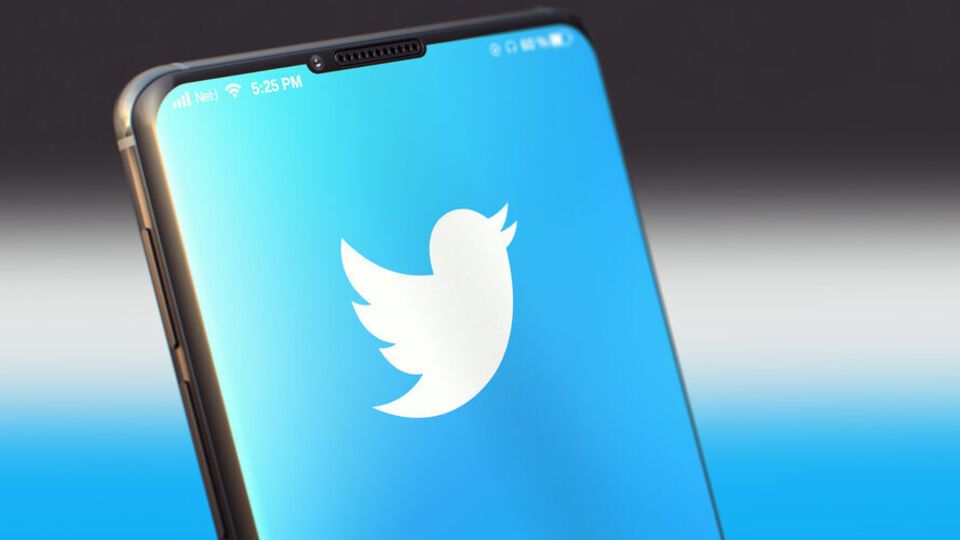 Маск хоче зробити придбання синьої галочки у Twitter платним