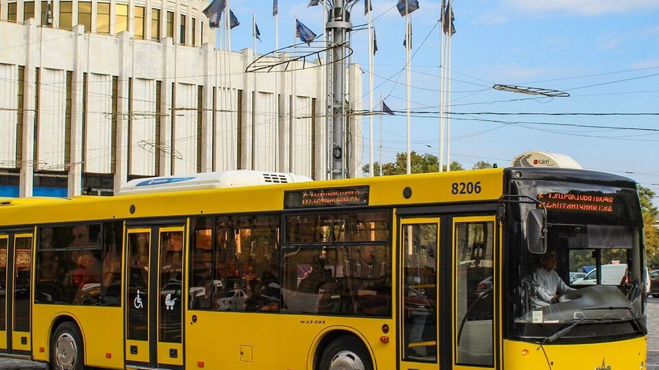 У Києві знімуть із маршрутів тролейбуси й замінять їх на автобуси