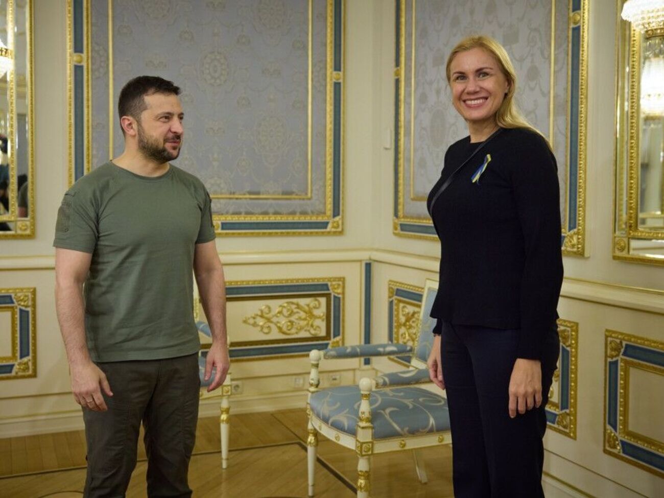 Зеленский вручил Симсон орден за помощь и поддержку Украины