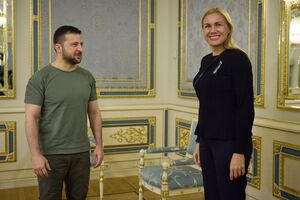 Зеленский вручил Симсон орден за помощь и поддержку Украины