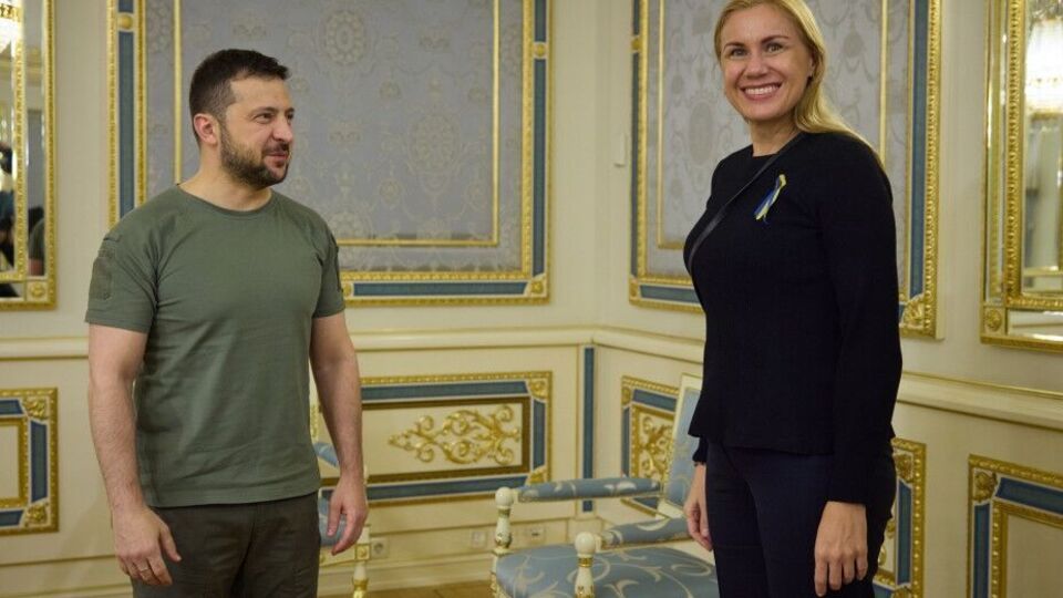 Зеленський вручив Сімсон орден за допомогу й підтримку України