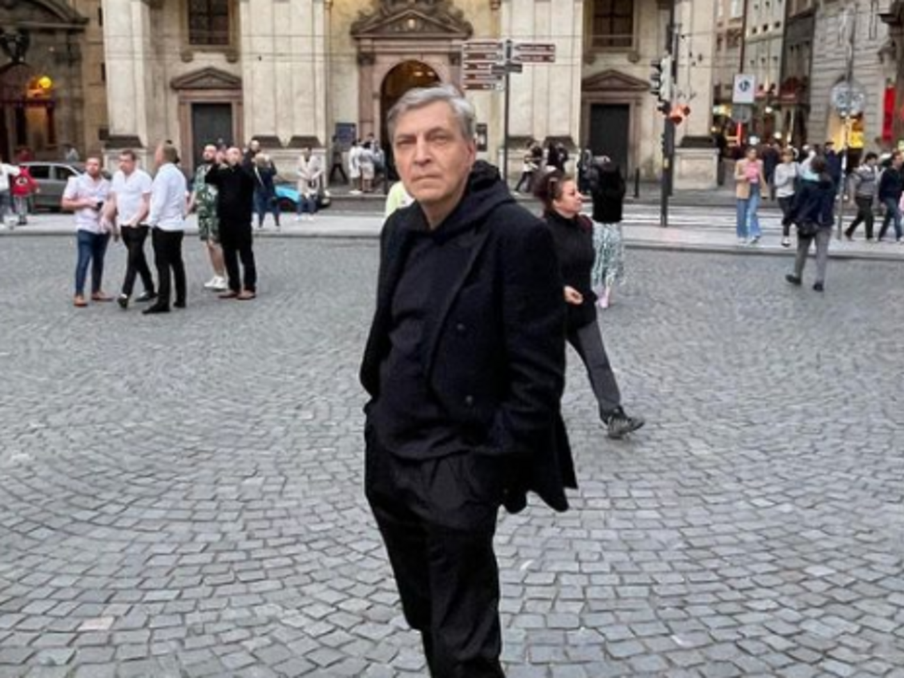 Коварство Суровикина примерно равняется коварству коровы костромской мясной породы. Но вот реально забыть в Херсоне пару батальонов или даже полк он сумеет