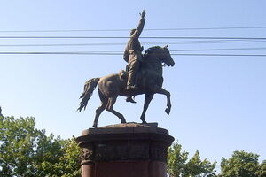 Памятники Николаю Щорсу (на фото) и Николаю Ватутину хотят перенести с улиц Киева
