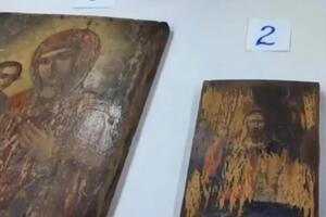 Орлов зазначив, що окупанти називають вкрадені ікони "руськими"