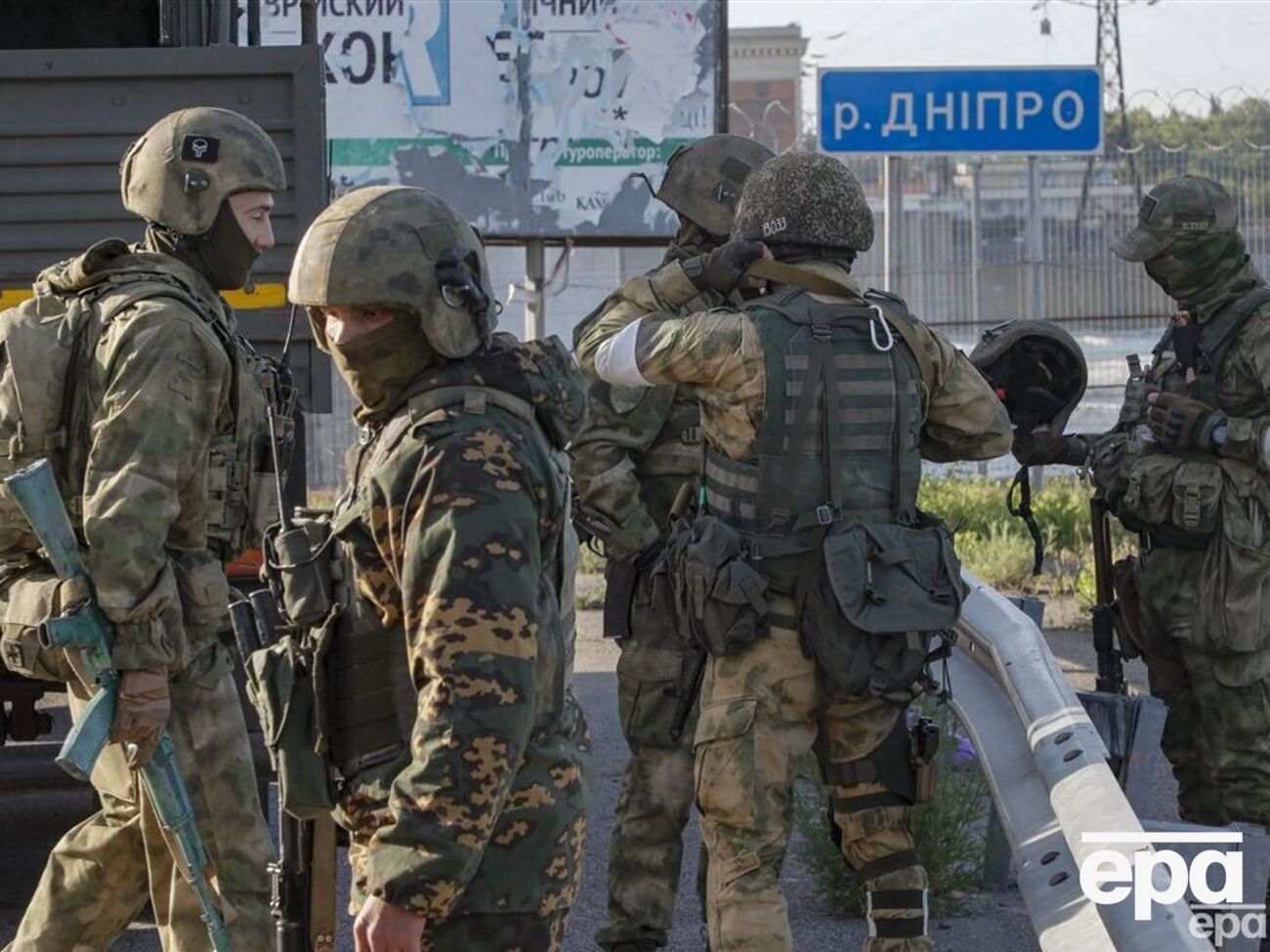 Окупанти "начебто виходять, начебто блокпостів немає, а все-таки у місті їхня присутність відчувається", зазначила Лугова