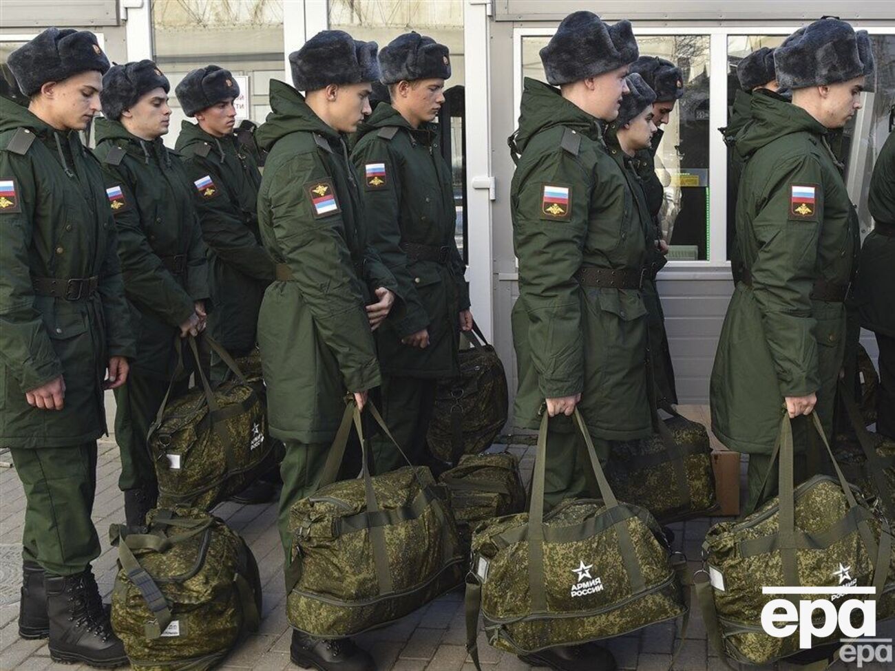 За даними Генштабу, російські загарбники й далі грабують населені пункти, з яких відступають
