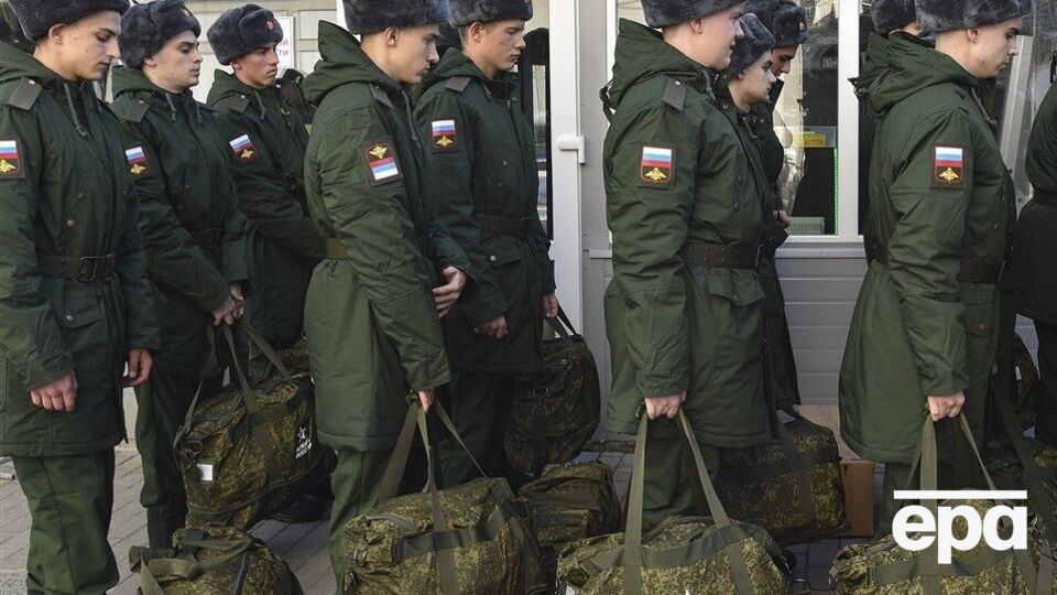 За даними Генштабу, російські загарбники й далі грабують населені пункти, з яких відступають