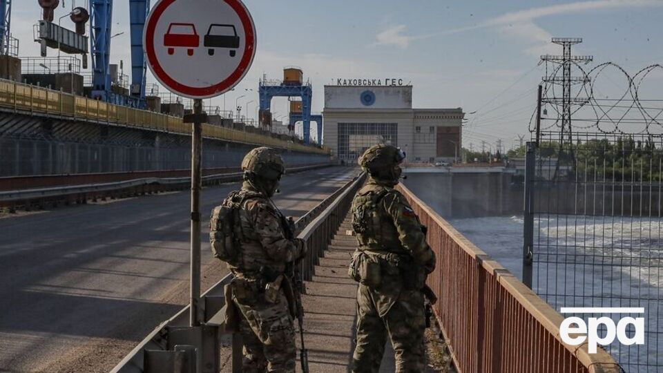По данным разведки, большая часть российской группировки все еще не покинула Херсон и правый берег Днепра