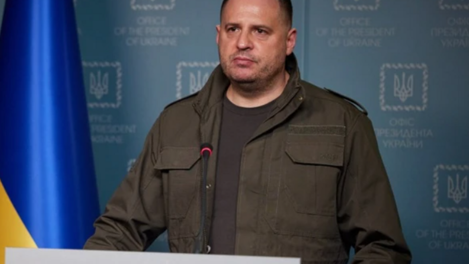 Єрмак прокоментував втечу "другої армії світу" з-під Херсона
