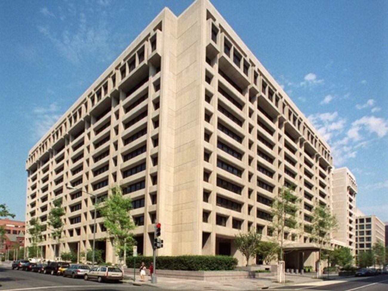 МВФ объявил о старте миссии в Украине