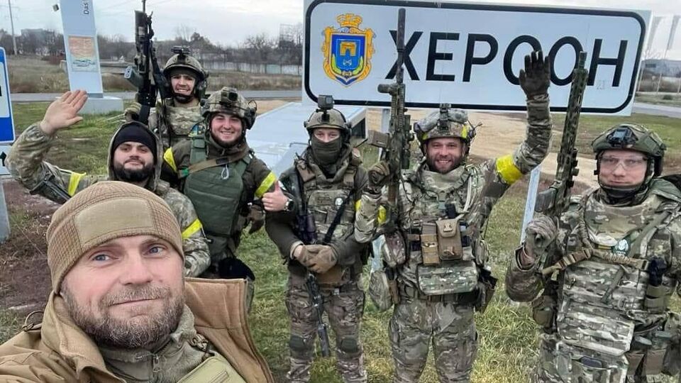 Підрозділи сил оборони України (на фото представники патрульної поліції) зайшли до Херсона