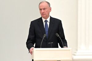 Визит Патрушева в Тегеран был связан с тем, что Иран "притормозил" оружейные контракты с РФ, считает Арестович