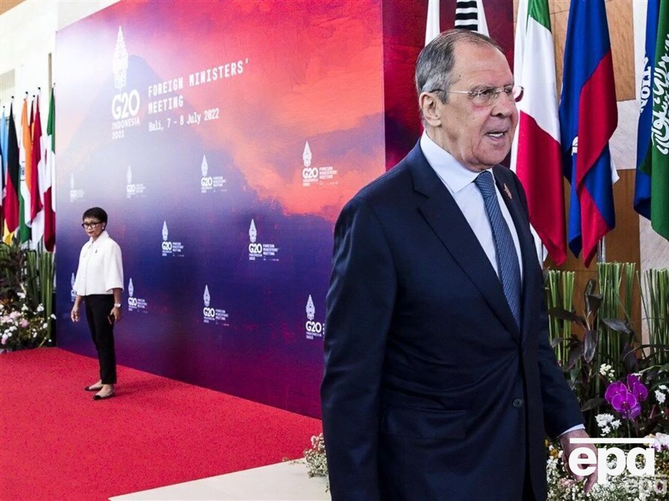 На міністерській зустрічі представники країн G20 також не фотографувалися з Лавровим, який очолить російську делегацію на саміті 15–16 листопада