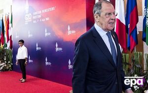 На министерской встрече представители стран G20 тоже не фотографировались с Лавровым, который возглавит российскую делегацию на саммите 15–16 ноября