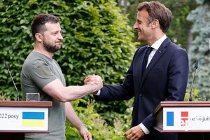 Зеленський – Макрону: Вдячні, що йдемо пліч-о-пліч із такими союзниками, як ти і твій народ