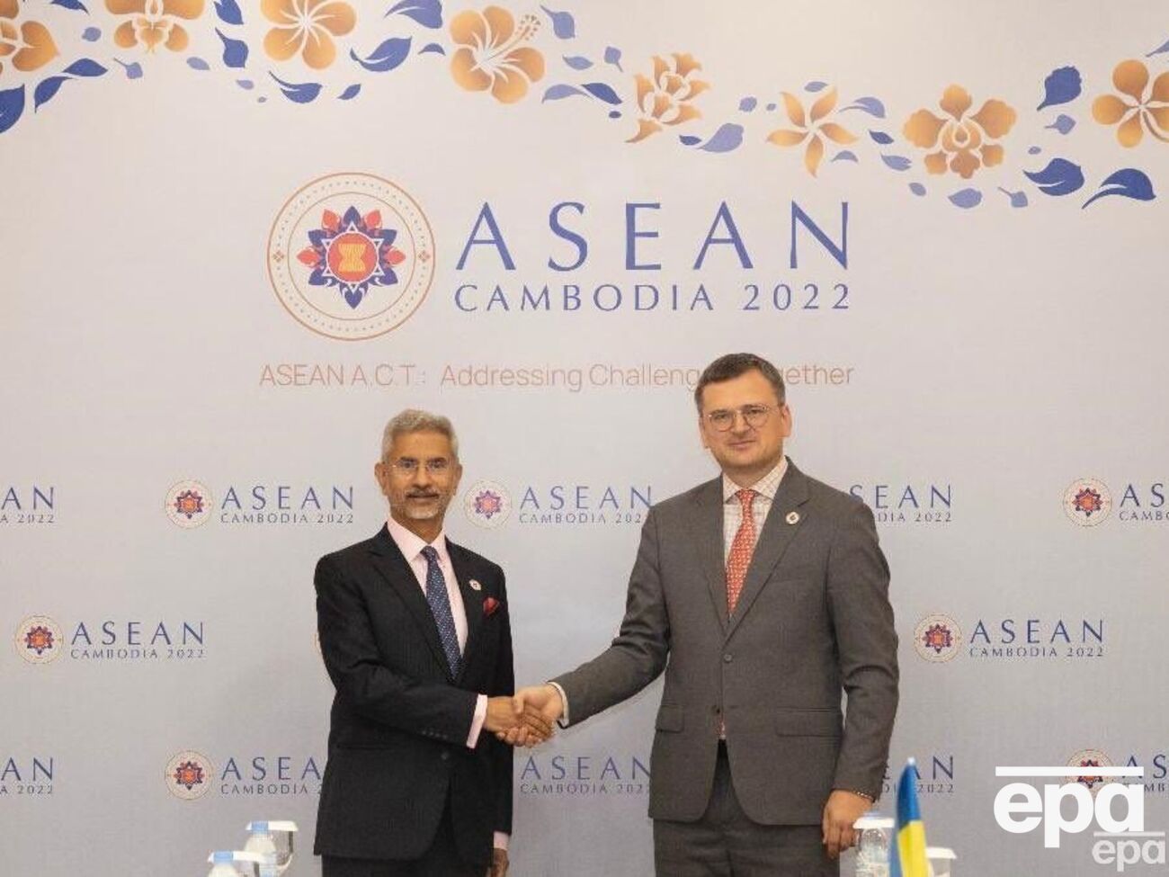 Кулеба встретился с Джайшанкаром в Камбодже