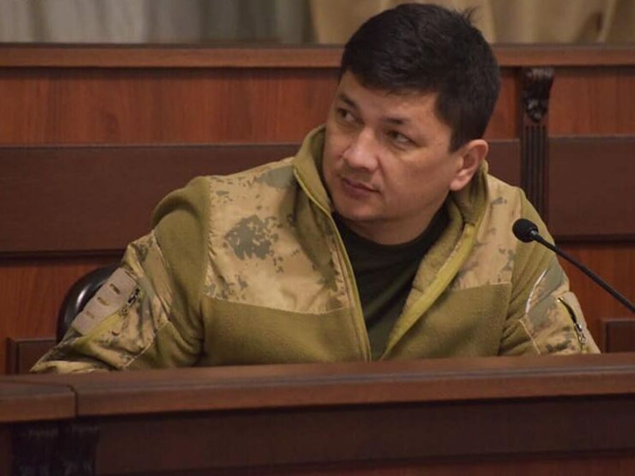 Кім зазначив, що ховався від вибухів під парканом