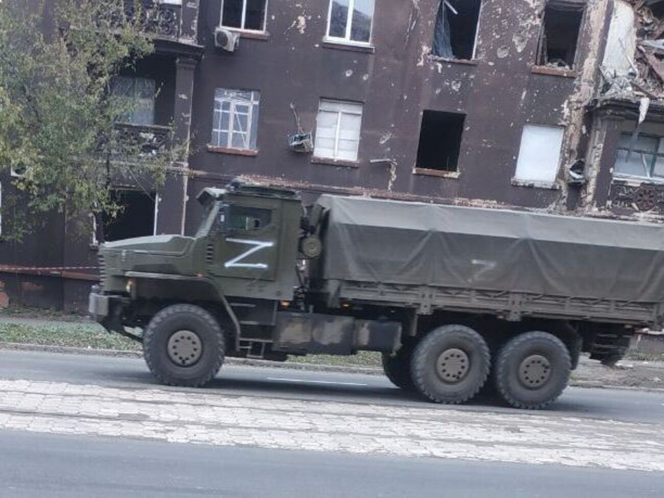 Російські військові з Херсонської області прибувають до Маріуполя, розповів Андрющенко