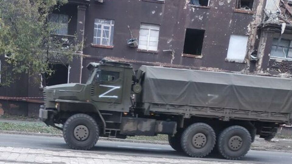 Російські військові з Херсонської області прибувають до Маріуполя, розповів Андрющенко