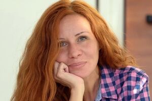 У меня ноль эмоций из-за сноса бюста Пушкина в Харькове. Но, увидев танцующую девчушку с флажком Украины в Херсоне, я рыдаю все утро