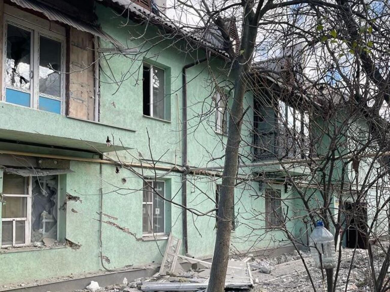 Ракета окупантів влучила у двоповерховий будинок