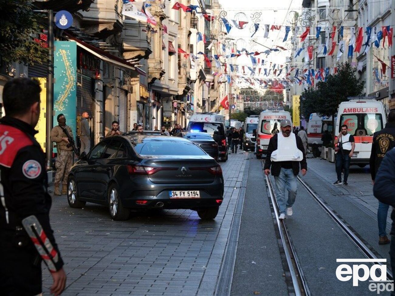 13 ноября в центре Стамбула произошел взрыв, шесть человек погибли, десятки пострадали