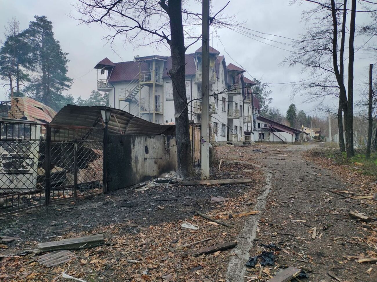 Росіяни щодня завдають ракетних та артилерійських ударів по українських містах і селах