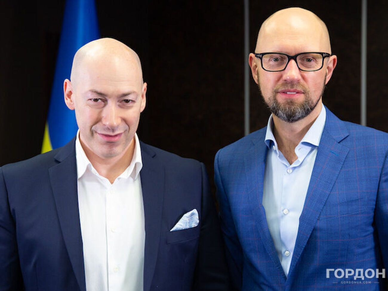 Яценюк &ndash; Гордону: Де цей великий полководець? Чому не взяв на себе відповідальність за свою хвалену армію?