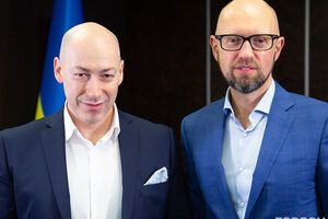 Яценюк – Гордону: Де цей великий полководець? Чому не взяв на себе відповідальність за свою хвалену армію?