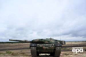 "Четко обозначьте: одно неверное движение – сразу первая поставка условных 200 танков в течение недели. И сразу пойдут "непростые решения", "жесты доброй воли" и т.д.", – предложил Западу эксперт