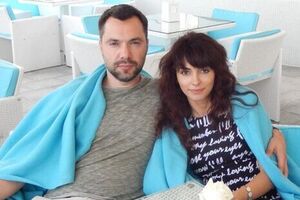 Дружина Арестовича заявила, що чоловік схвалює її підхід до власної безпеки