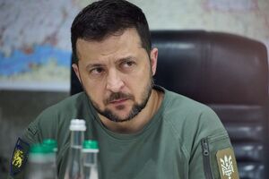 Зеленский побывал в гуманитарном штабе при Николаевской ОВА