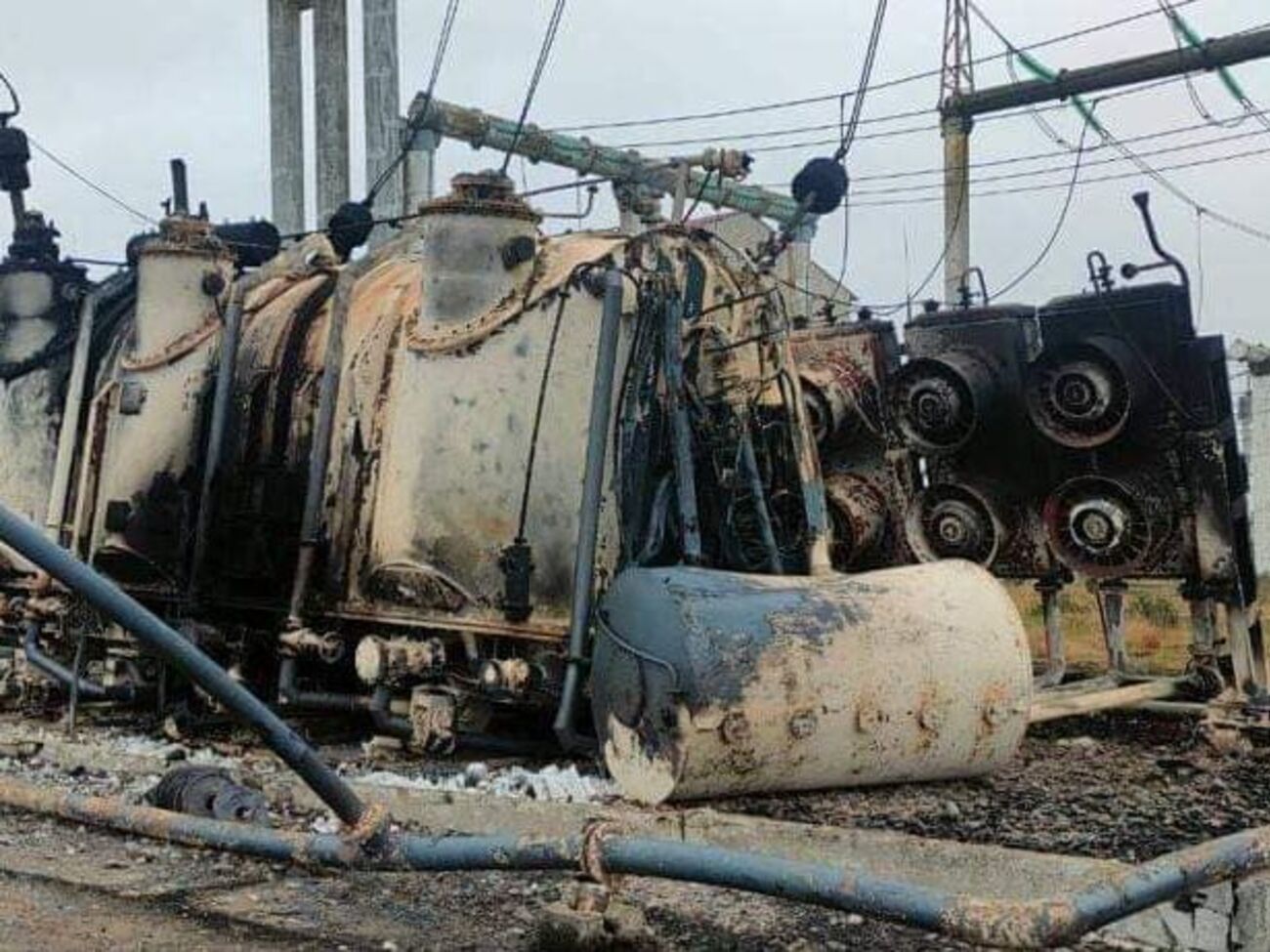 Два автотрансформатори, кожен завважки 250 тонн, підірвано, зазначив Кудрицький