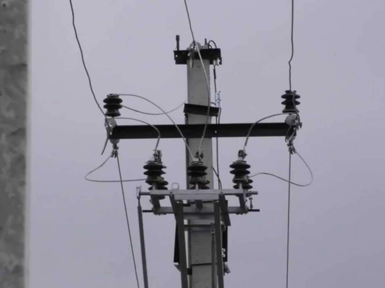 Об отключениях сообщают в Энергодаре, Токмаке, Пологах, Бильмаке и окрестных селах, также без света часть Мелитопольского района, отметил Федоров